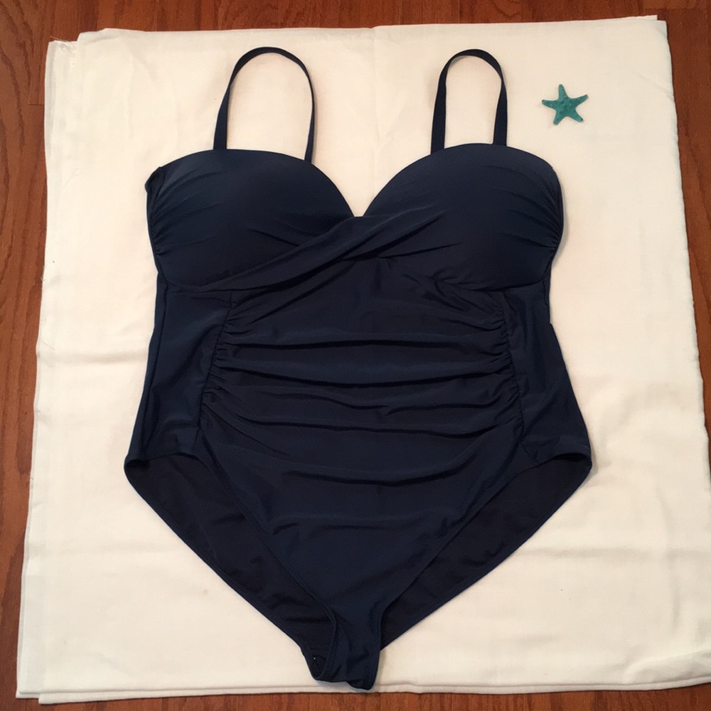 NWT Women’s swimsuit Tropical Escape 22w